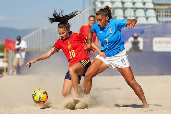 Highlights Beach Soccer Femminile: Italia-Spagna 0-2 | EBSL 2022