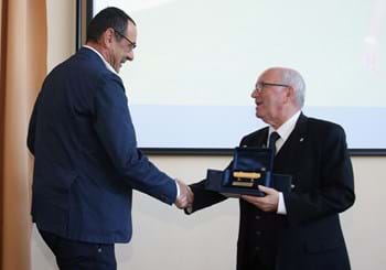 Il ‘Premio Bearzot’ assegnato a Maurizio Sarri. Tavecchio: “Un grande innovatore”