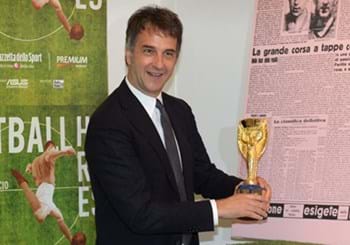 Italia Campione del Mondo 9 anni fa. Il d.g. Uva al “Football Heroes” con i 4 trofei