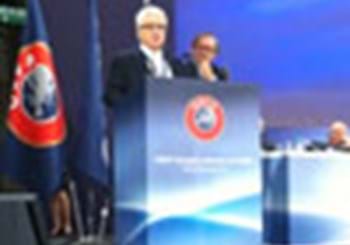 Congresso di Parigi: la Uefa nomina Antonio Matarrese Membro d’onore 