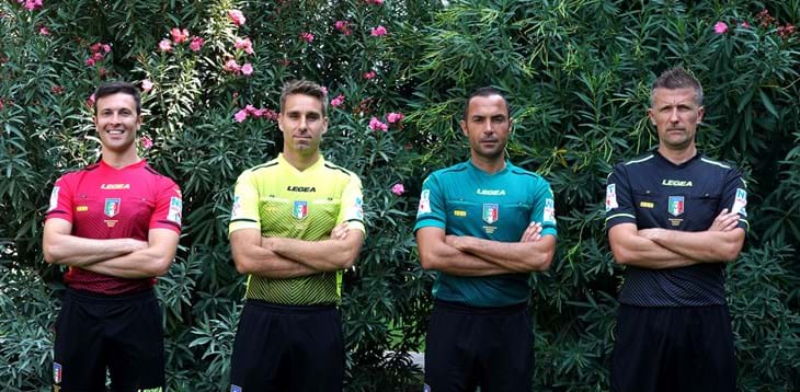 Arbitri, presentate le nuove divise Legea per la stagione 2020/21: novità maglia verde