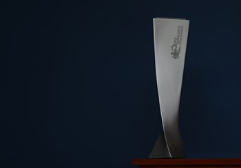 La FIGC mette in bacheca la coppa di UEFA EURO 2020, primo trofeo conquistato nel mondo degli eSports