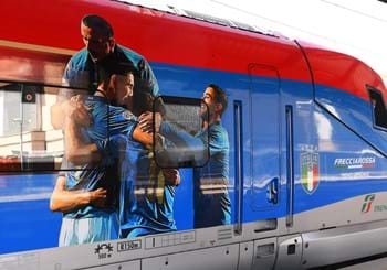 Trenitalia, il Frecciarossa si tinge di azzurro per i Campionati Europei