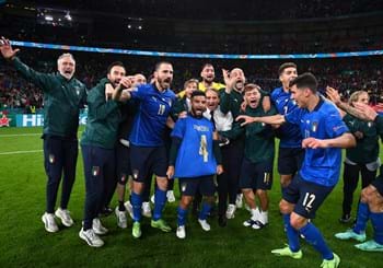 Mancini: “Partita durissima, la vittoria è merito dei ragazzi”. Gli Azzurri in coro: “Dedicata a Spinazzola”