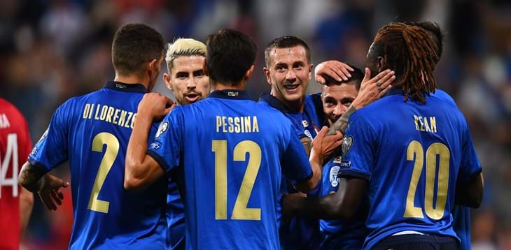 Reggio Emilia festeggia i campioni d’Europa che ritrovano i gol e la vittoria contro la Lituania