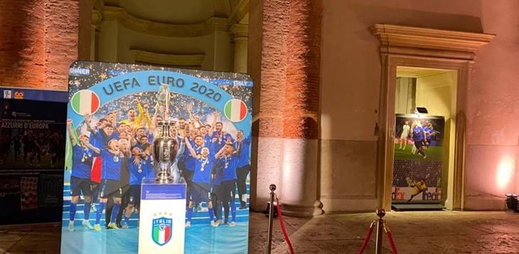 Inaugurata a Vicenza ‘Azzurri d’Europa’, in Loggia del Capitaniato esposta la Coppa dell’Europeo