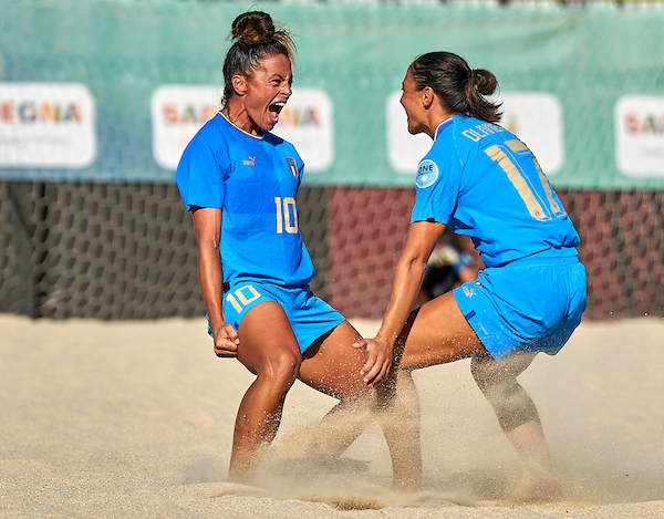 Europeu.  Mulheres na final com a Espanha, homens derrotados por Portugal