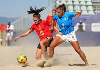 Highlights Beach Soccer Femminile: Italia-Spagna 0-2 | EBSL 2022