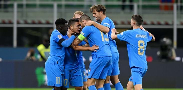 Un gioiello di Raspadori regala all’Italia il successo sull’Inghilterra, Azzurri in corsa per la Final Four di Nations League