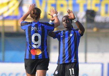 Derby all'Inter: il Milan crolla 4-0. Vittorie per Fiorentina e Como con Pomigliano e Parma