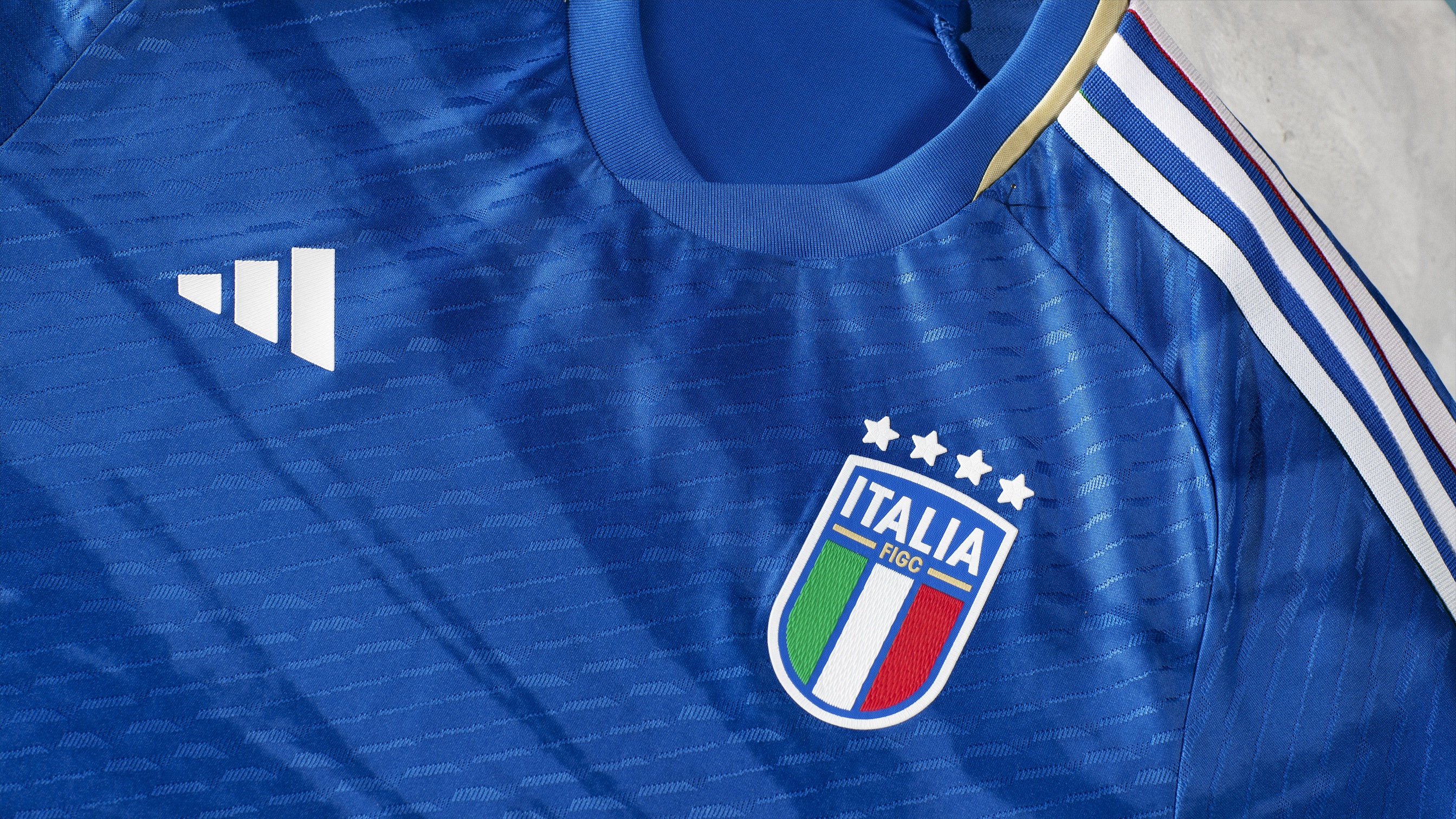 Italy soccer legends' kits