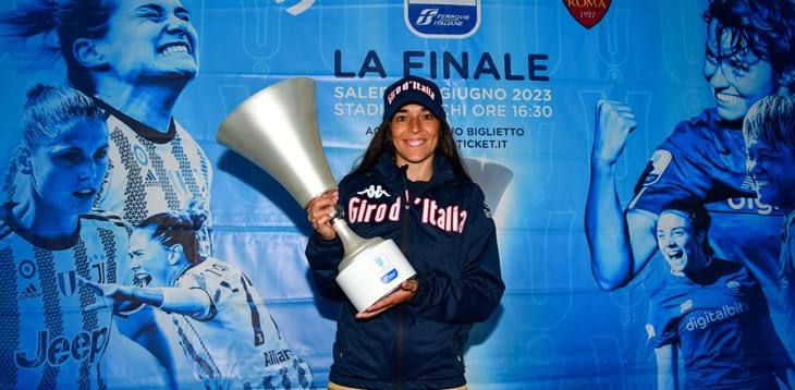 Il trofeo fa ‘tappa’ al Giro d’Italia, a Salerno uno stand dedicato alla finale tra Juventus e Roma