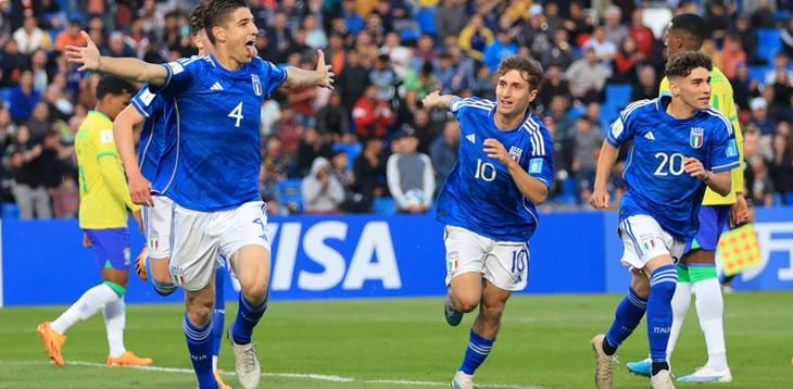 Grande impresa dell’Italia: battuto 3-2 il Brasile all’esordio Mondiale con un gol di Prati e una doppietta di Casadei