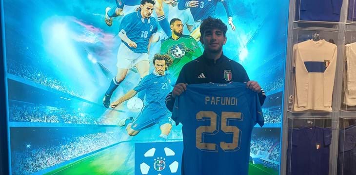 Simone Pafundi, the Azzurri's youngest debutant in 110 years, visits the Museo del Calcio