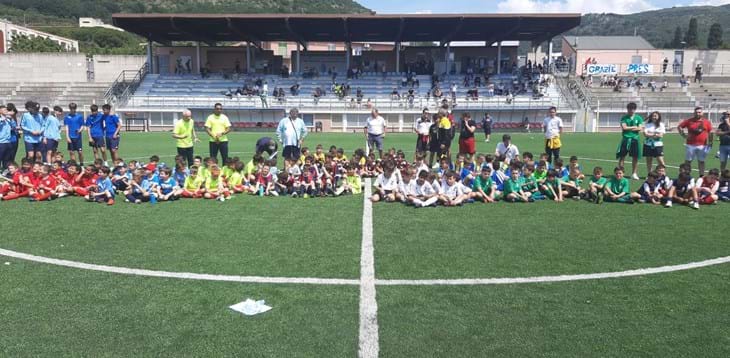 Fun Football: Piccoli Amici e Primi Calci in campo a Pietra Ligure