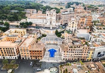 adidas e FIGC, una maglia gigante nel cuore di Roma: Piazza di Spagna oggi è azzurra