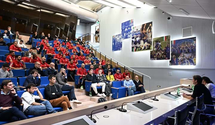 La lezione di Alex Schwazer nell'aula magna di Coverciano