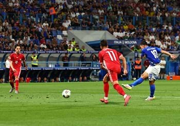 Raspadori e Cambiaso, un gol per tempo: l'Italia batte la Moldova a Reggio Emilia