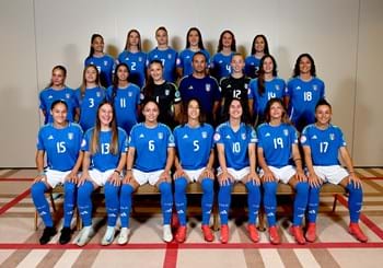 Sorrisi, emozioni e concentrazione: Azzurrine pronte per l'Europeo