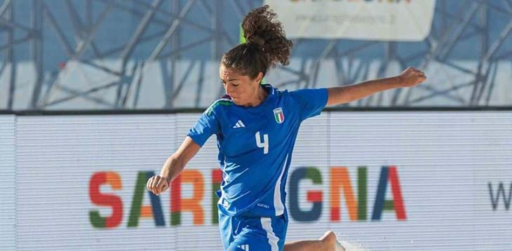 Alice Ferrazza, la leader difensiva del Beach Soccer azzurro: