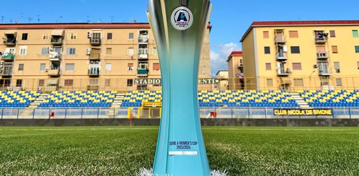 A Castellammare si assegna la prima edizione del trofeo: Roma-Lazio e Juventus-Inter le semifinali su Sky Sport Uno e NOW, si parte martedì con il derby di Roma