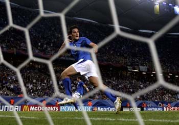 Buon compleanno a Luca Toni, attaccante Campione del Mondo nel 2006!